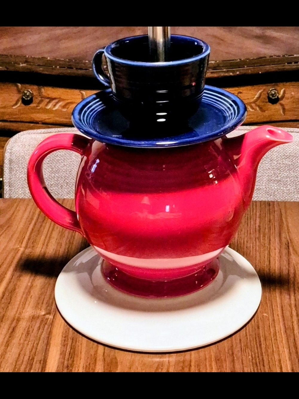 🇺🇸 Fiestaware Upcycled Red, White & Blue Teapot Lamp - Picture 2 of 5